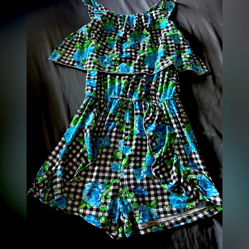 Girls Blue Roses Black and white Color Short Set